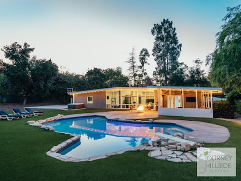 foto deJourney Hillside Tarzana