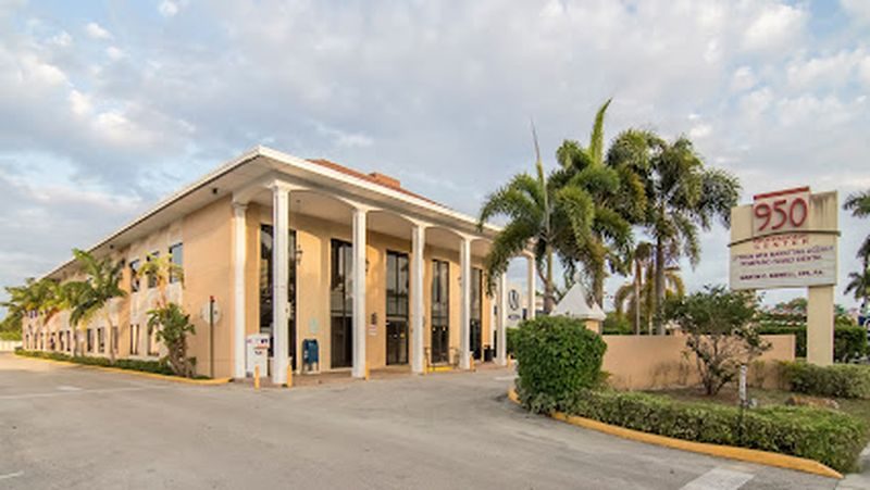 foto deBanyan Treatment Centers Admissions